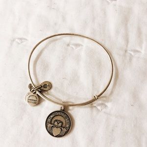 ALEX AND ANI - irish claddagh (silver)